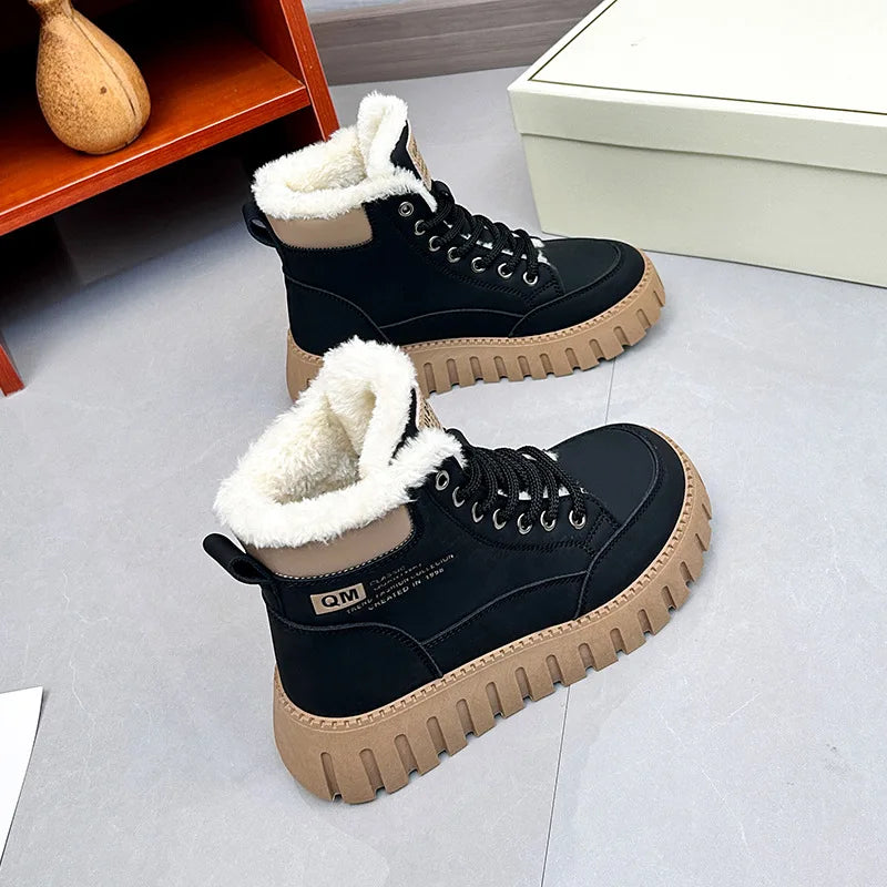 Bota de Inverno Feminina com Plataforma