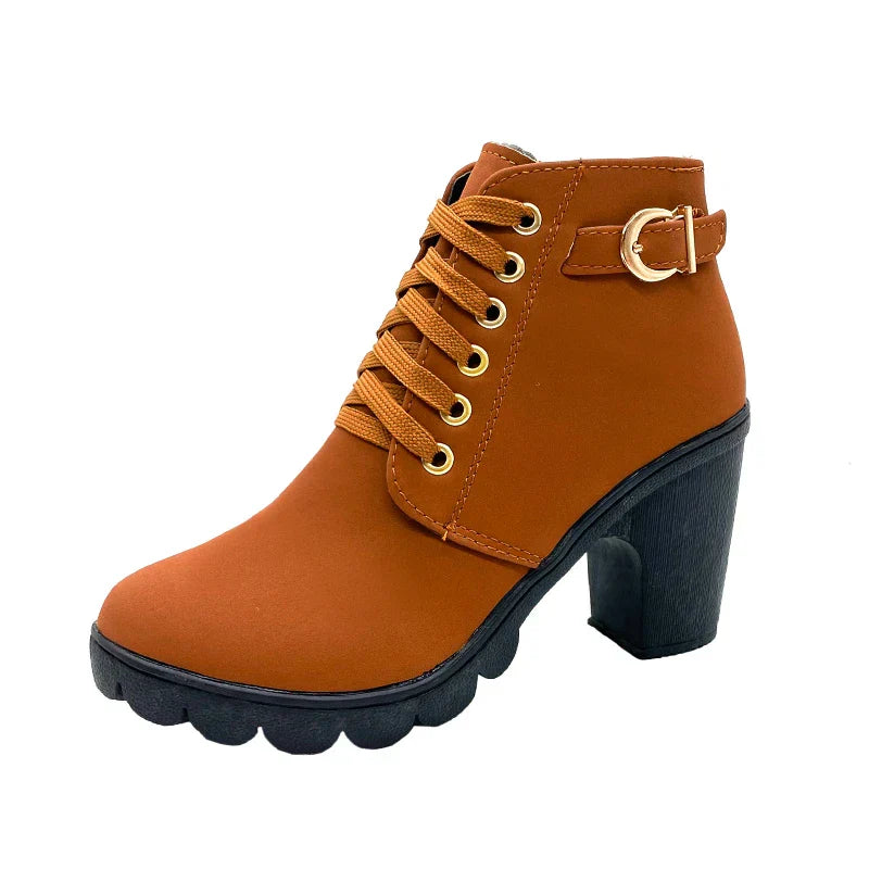 Bota Feminina de Inverno com Salto Grosso