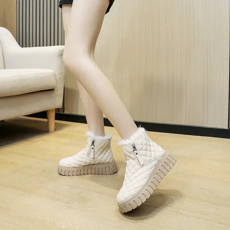 Bota Feminina de Inverno Confortável Design Xadrez
