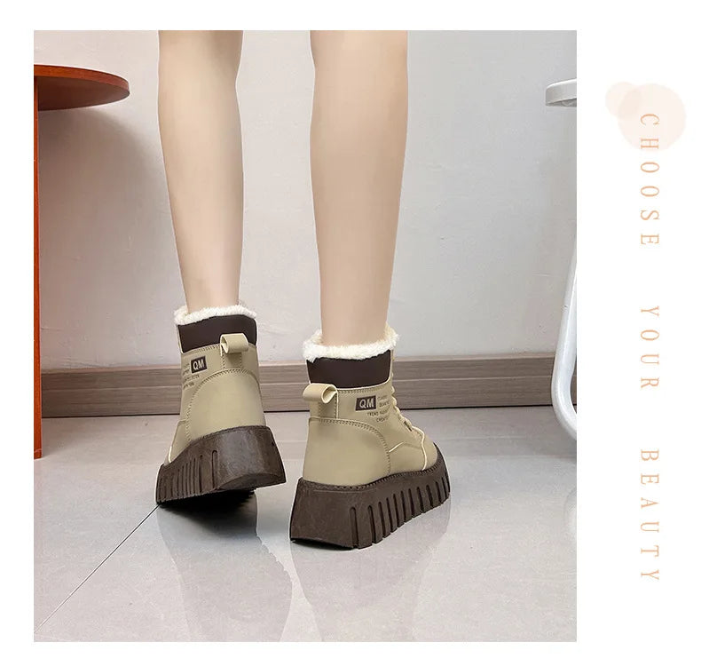 Bota de Inverno Feminina com Plataforma