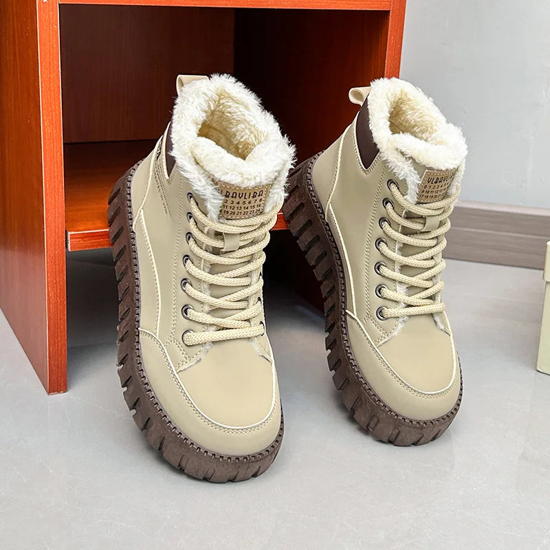 Bota de Inverno Feminina com Plataforma