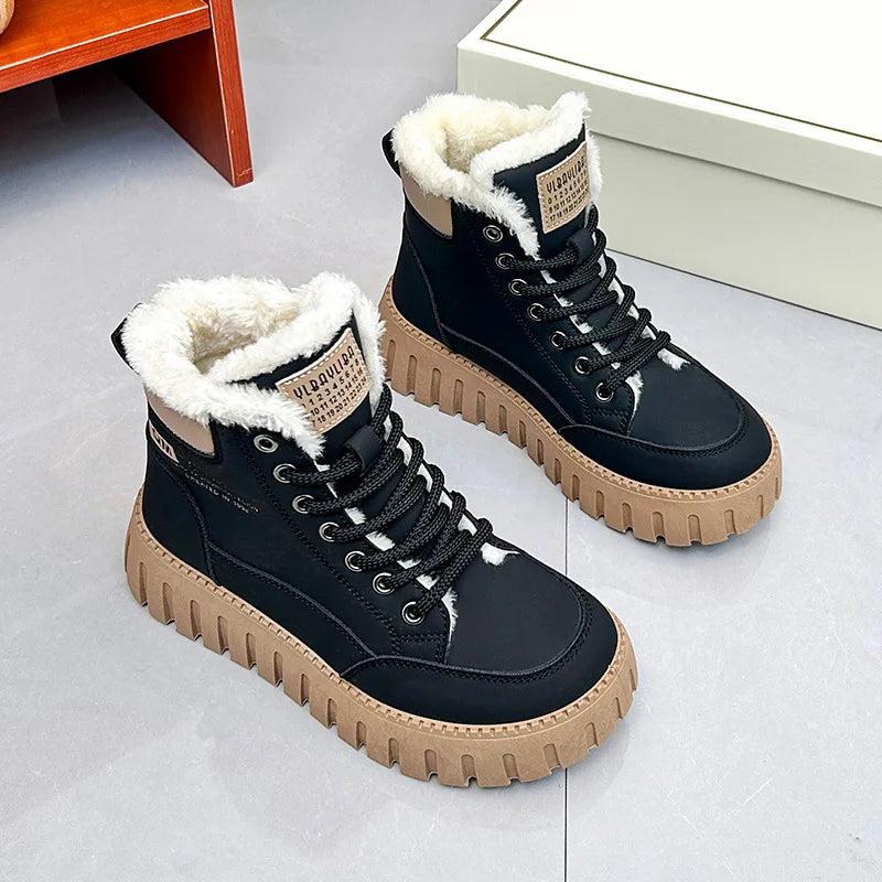 Bota de Inverno Feminina com Plataforma