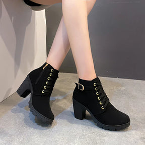 Bota Feminina de Inverno com Salto Grosso