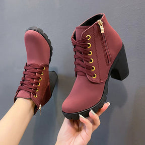 Bota Feminina de Inverno com Salto Grosso